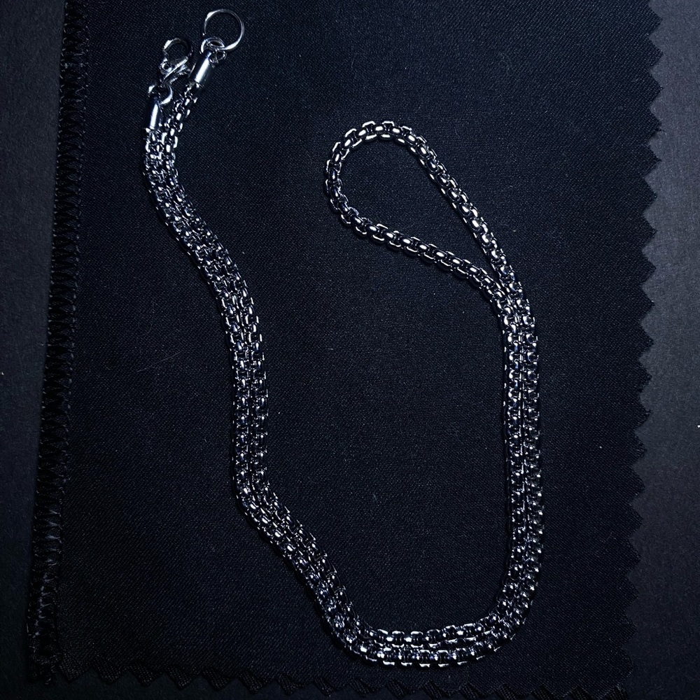 Silver Chain - Picture 2 of 2